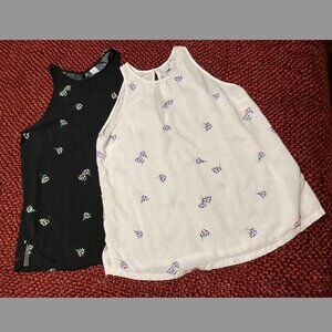 OLD NAVY Relaxed Sleeveless Keyhole Tops (Set of 2) in Ditsy Floral - Size S